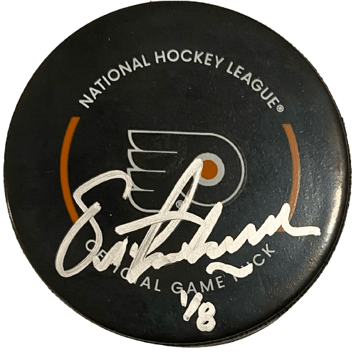 Eric Lindros Autographed Puck Philadelphia Flyers /8
