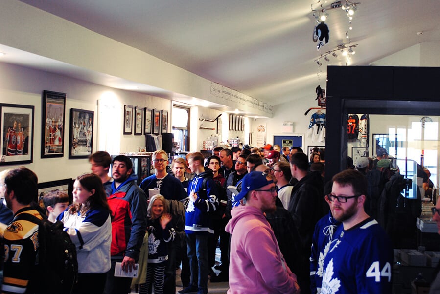 A very large crowd gathered inside the CloutsnChara store for the Steve Dangle Glynn book signing in April 2019
